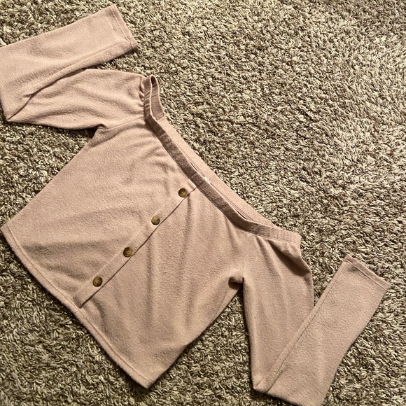 Tops - Light pink long sleeve